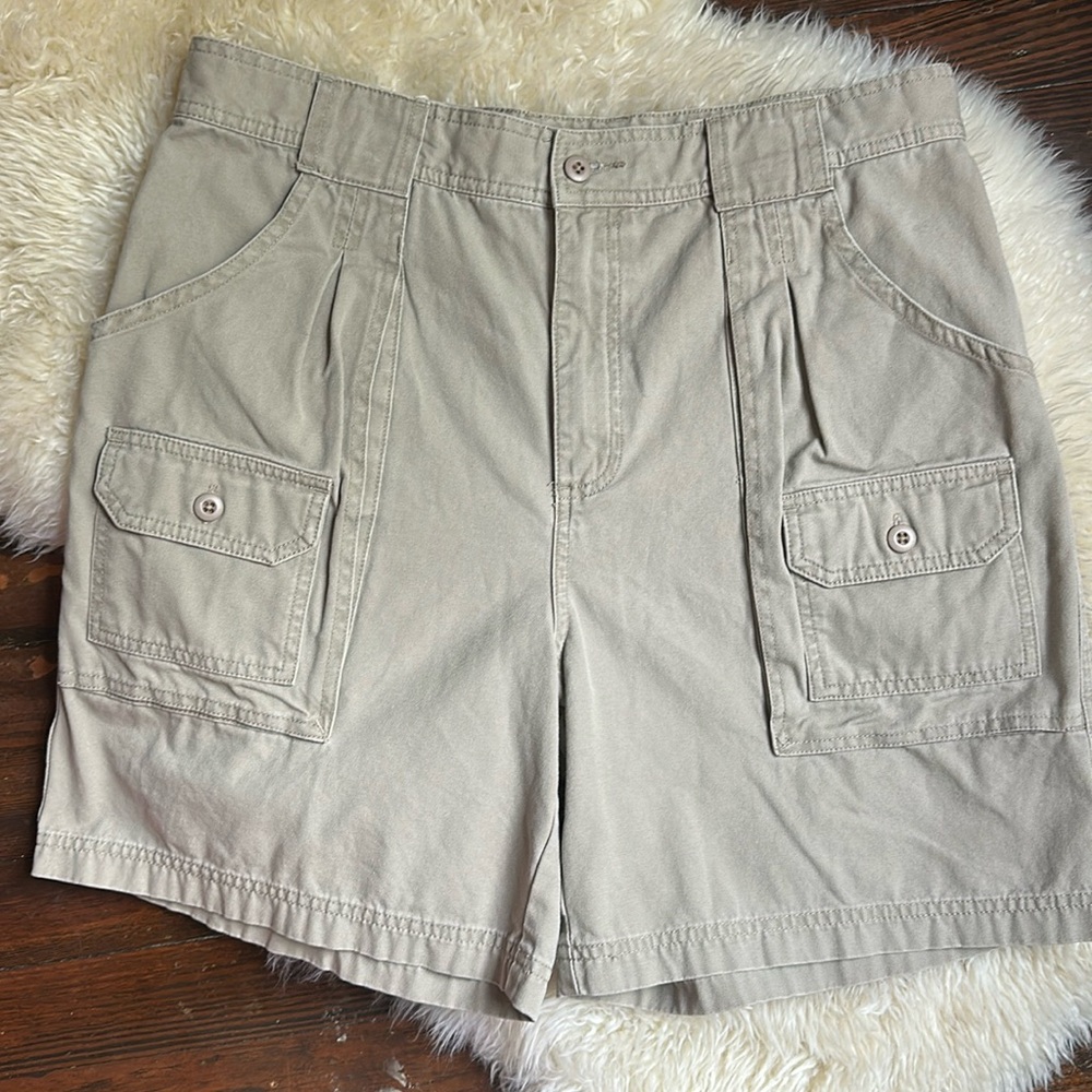 Cabela’s Mens 7-Pocket Cargo Shorts.